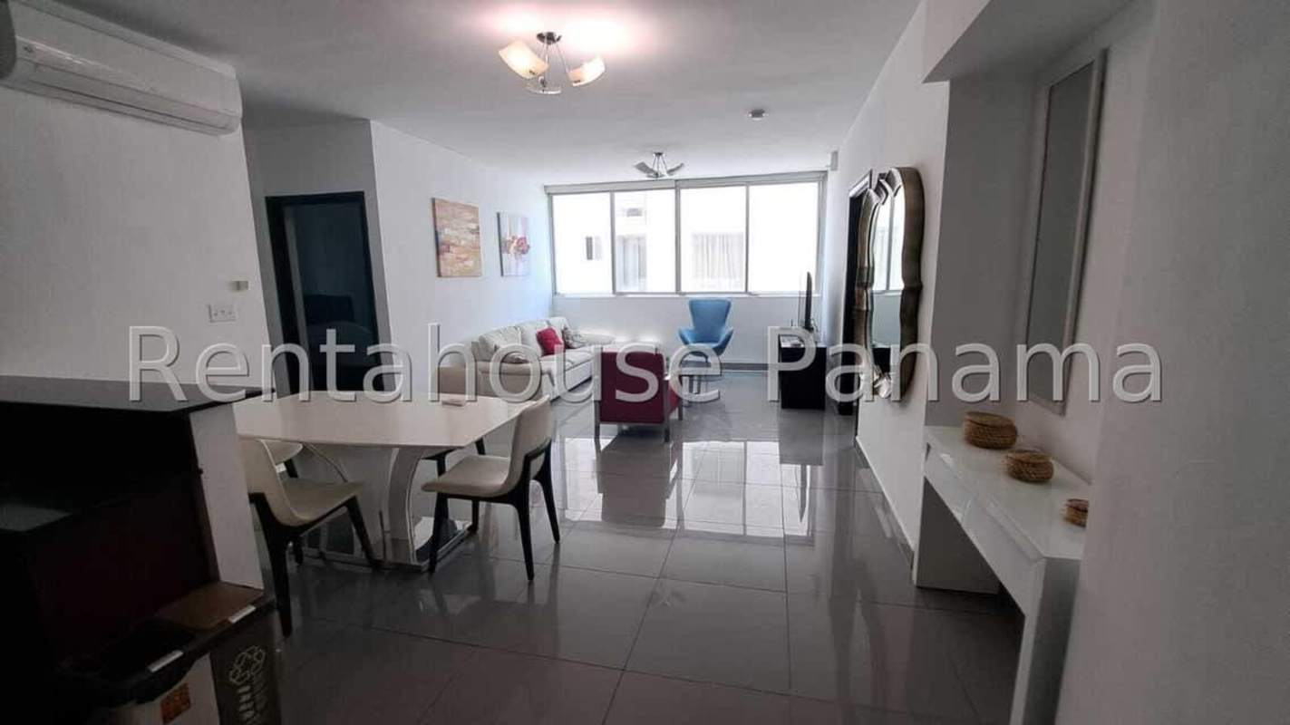 Multipurpose social lounge with seating at PH Quartier 74 Panama