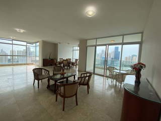 Apartment for Sale in San Francisco - 3 bedrooms