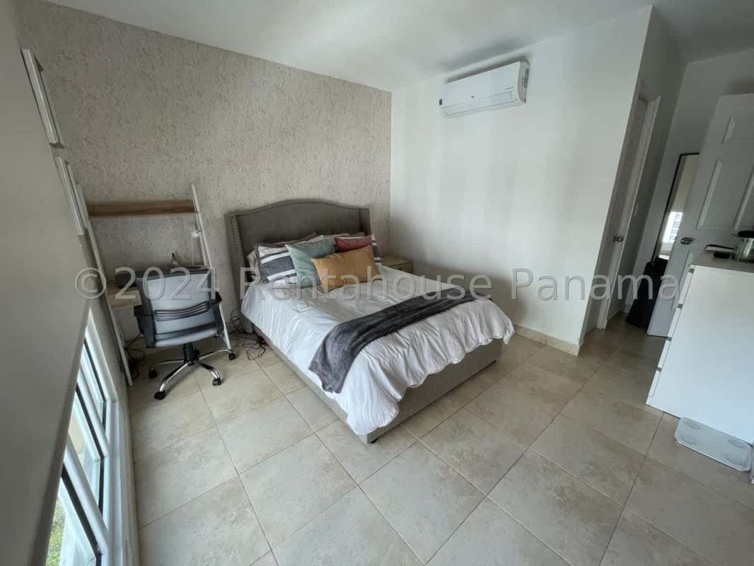 Bright bedroom with AC and closet PH Porto Fino San Francisco Panama