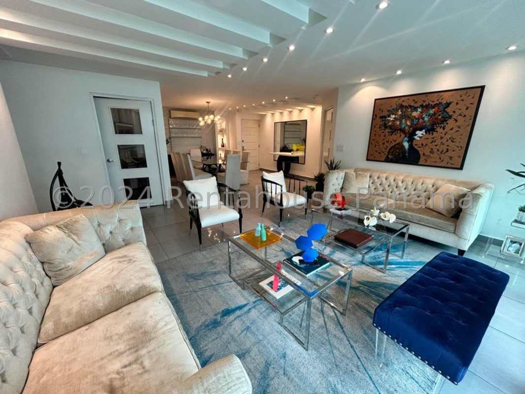 Large private terrace with city and ocean vista in PH Ocean Club Panama