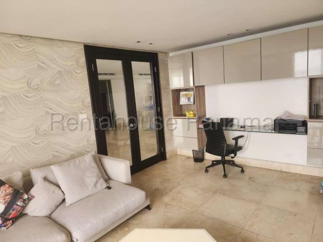 Master bedroom with hardwood floors, walk-in closet, ocean view window in PH Paitilla Tower Punta Paitilla