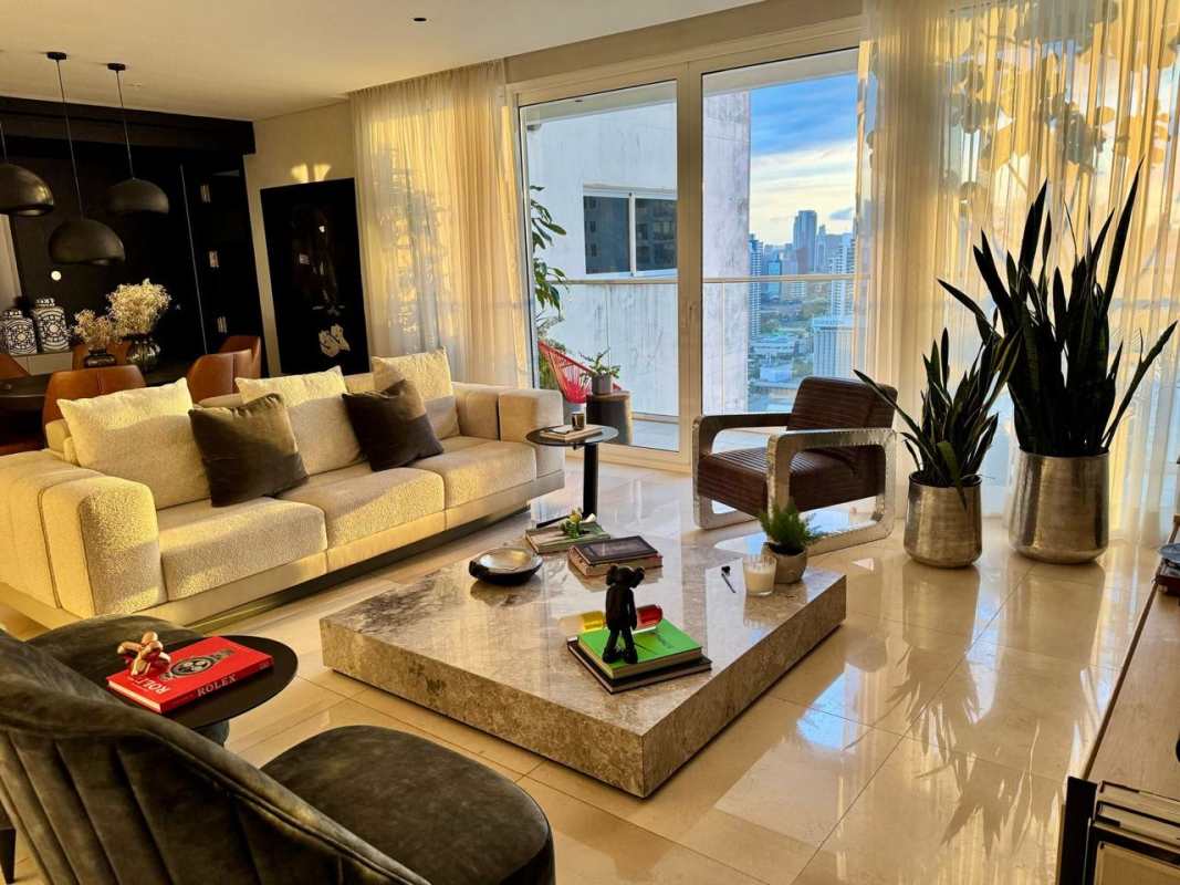 Stunning infinity pool overlooking the Pacific Ocean in PH Windrose Coco del Mar Panama