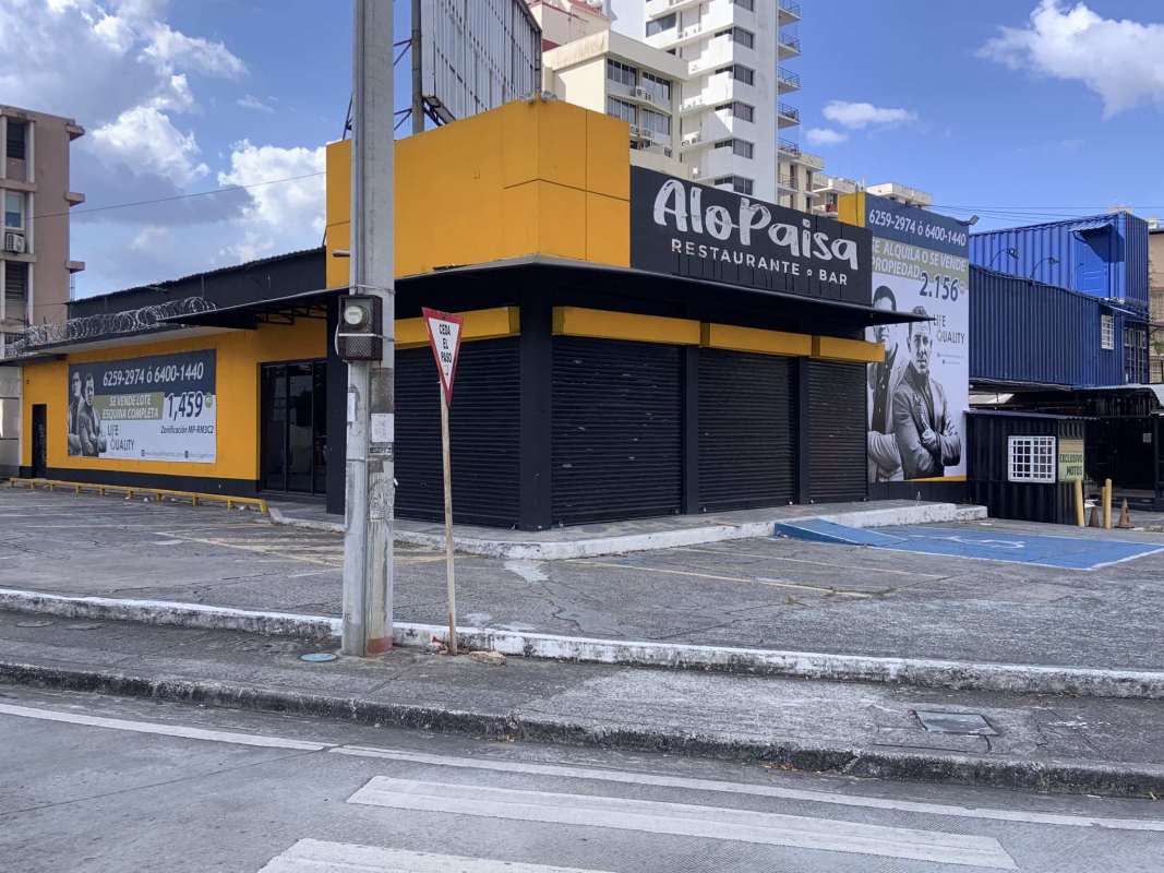 Panama City commercial lot corner Via España and Obarrio with parking and high visibility signage