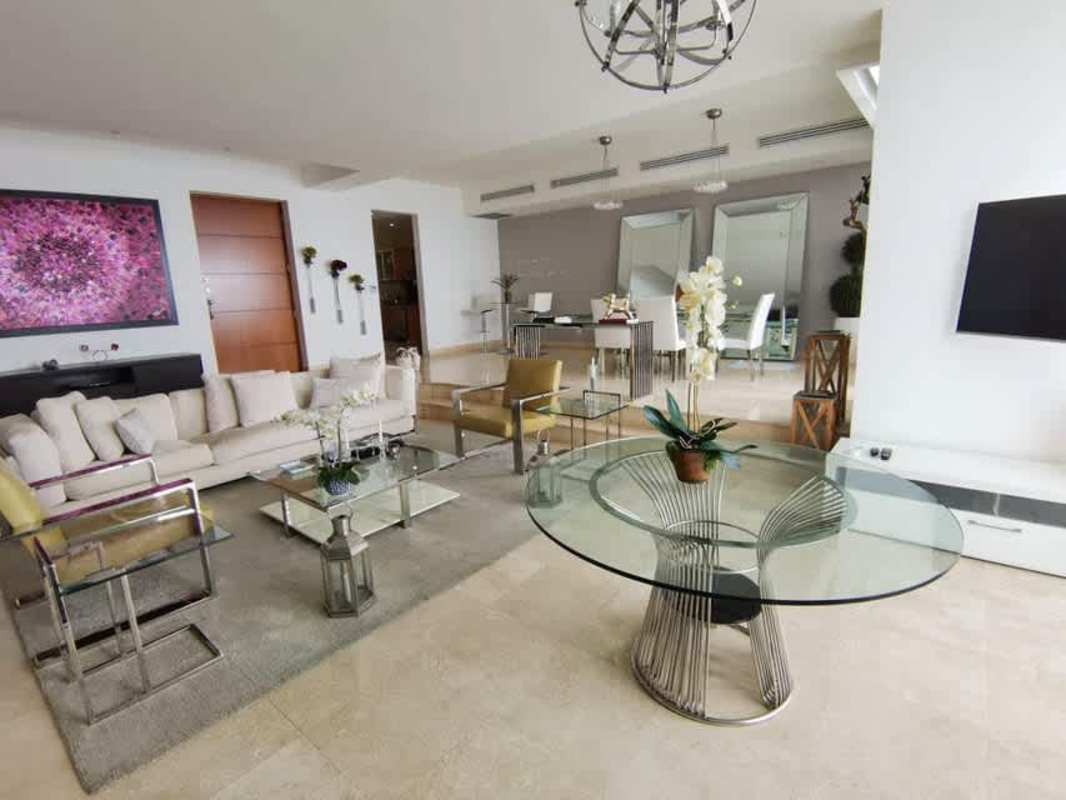 Large balcony with panoramic Pacific Ocean views luxury apartment PH Pacific Point Punta Pacifica