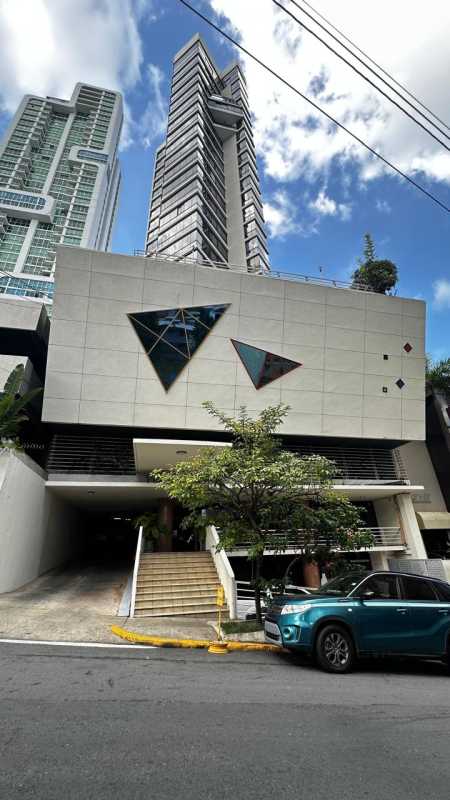 Swimming pool area at PH Vista Tower with sun deck and city views Panama