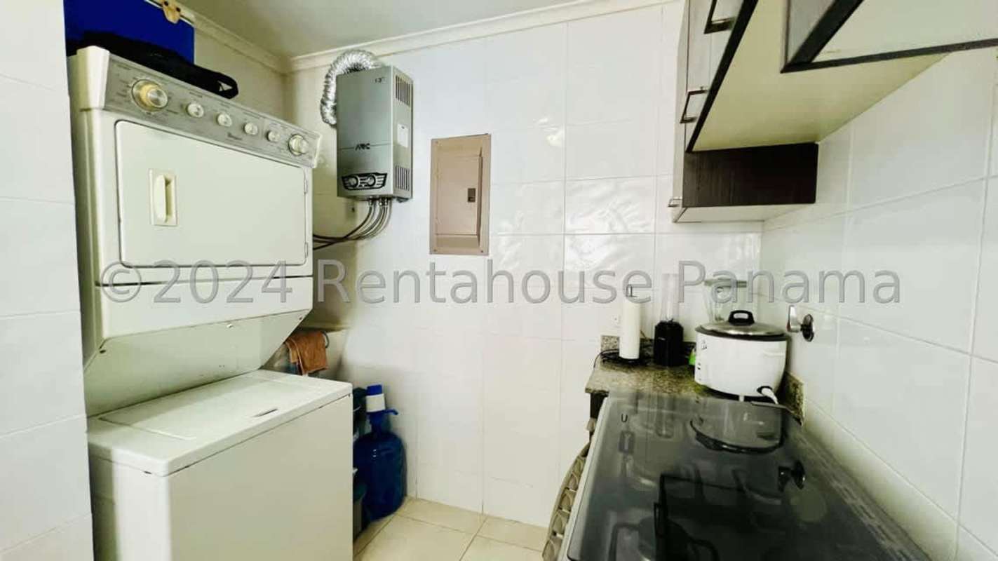 Children's bedroom closet tile floor Edison Park apartment Panama City