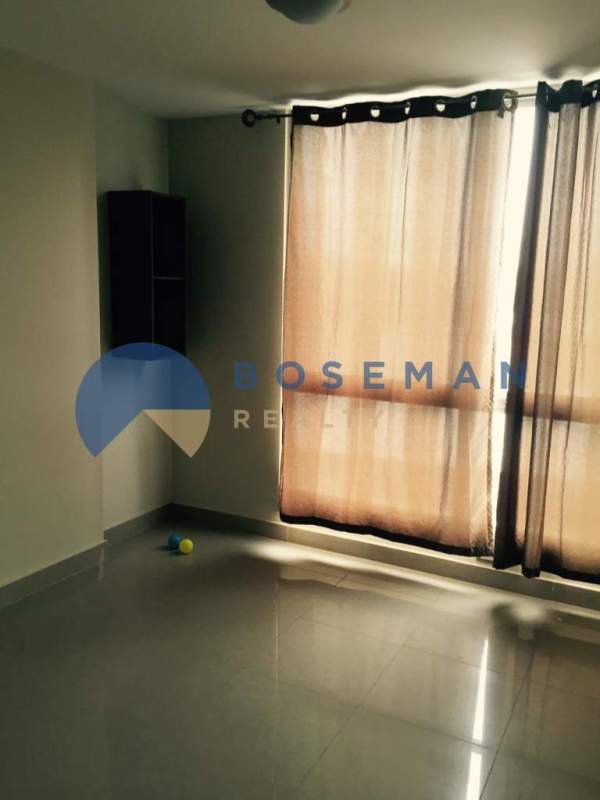 Bathroom with tiled shower and modern fixtures PH Rokas Condado del Rey Panama