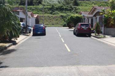 Bedroom split AC closet tile floor Altos de Valle Dorado La Chorrera Panama