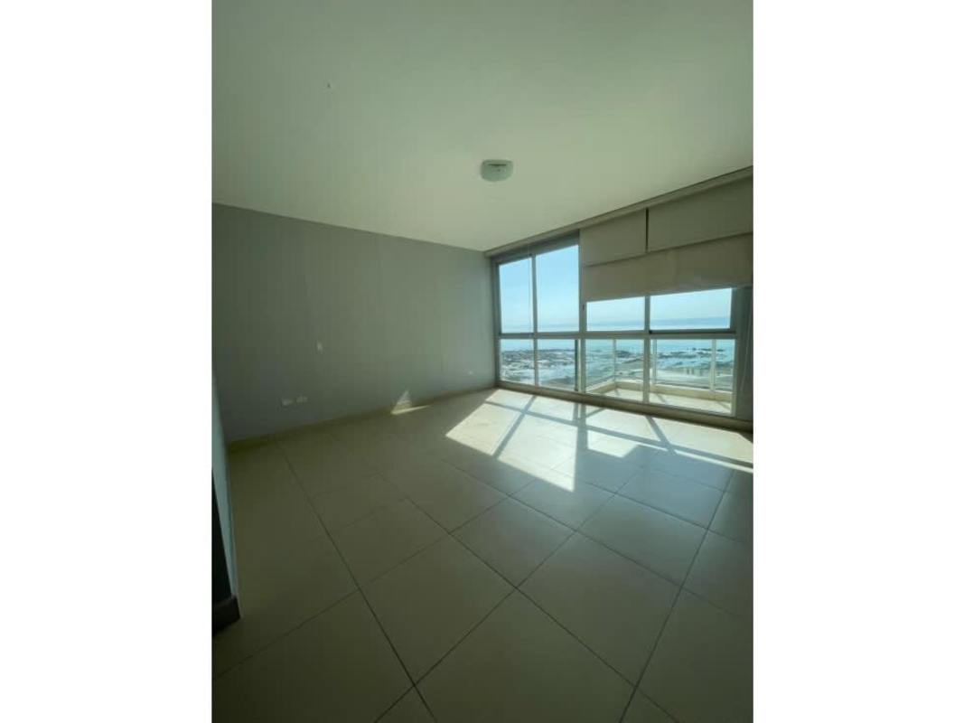 Bedroom with built-in closet, tile flooring and city view Ocean Park Tower Panama