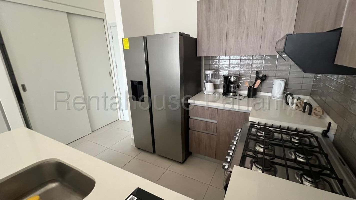 Bedroom with window bright light closet and AC PH Coco Place Panama