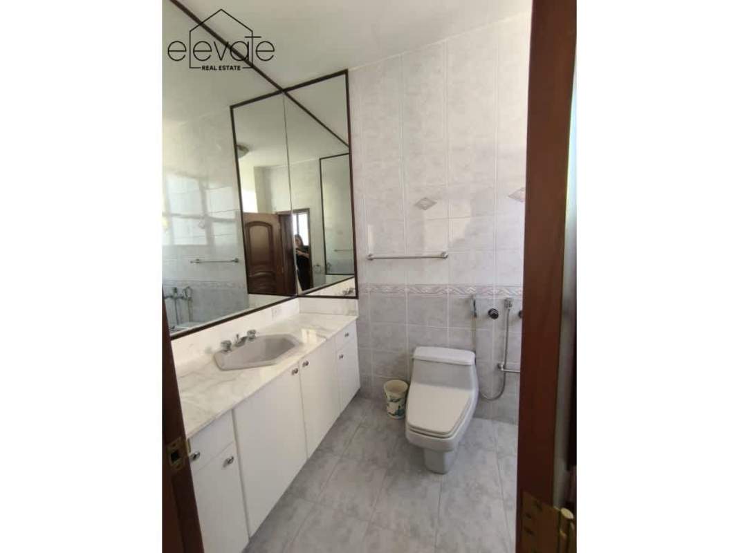 Elegant dining area marble flooring chandelier PH Mirage Punta Paitilla Panama