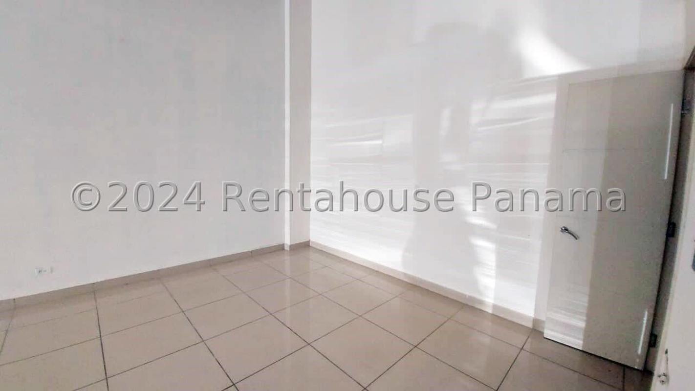 Unfinished commercial interior with tiled floors and plain walls in Plaza Brisas del Golf Panama