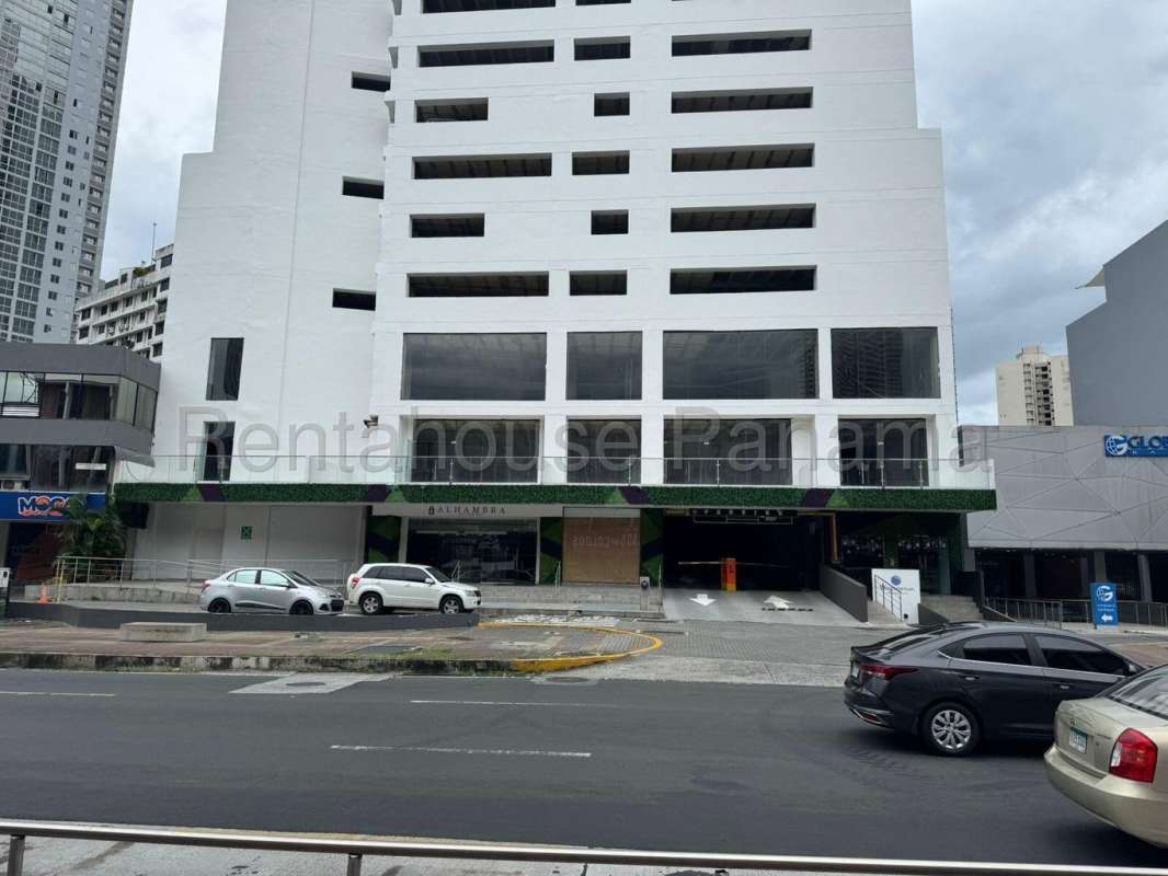Exterior of twin tower high-rise PH Worldwide Plaza with balconies in Panama City