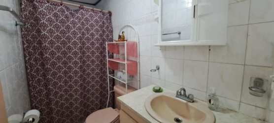 Spacious bedroom with tiled floor, AC, closet in Arboleda de Cáceres Arraiján Panama