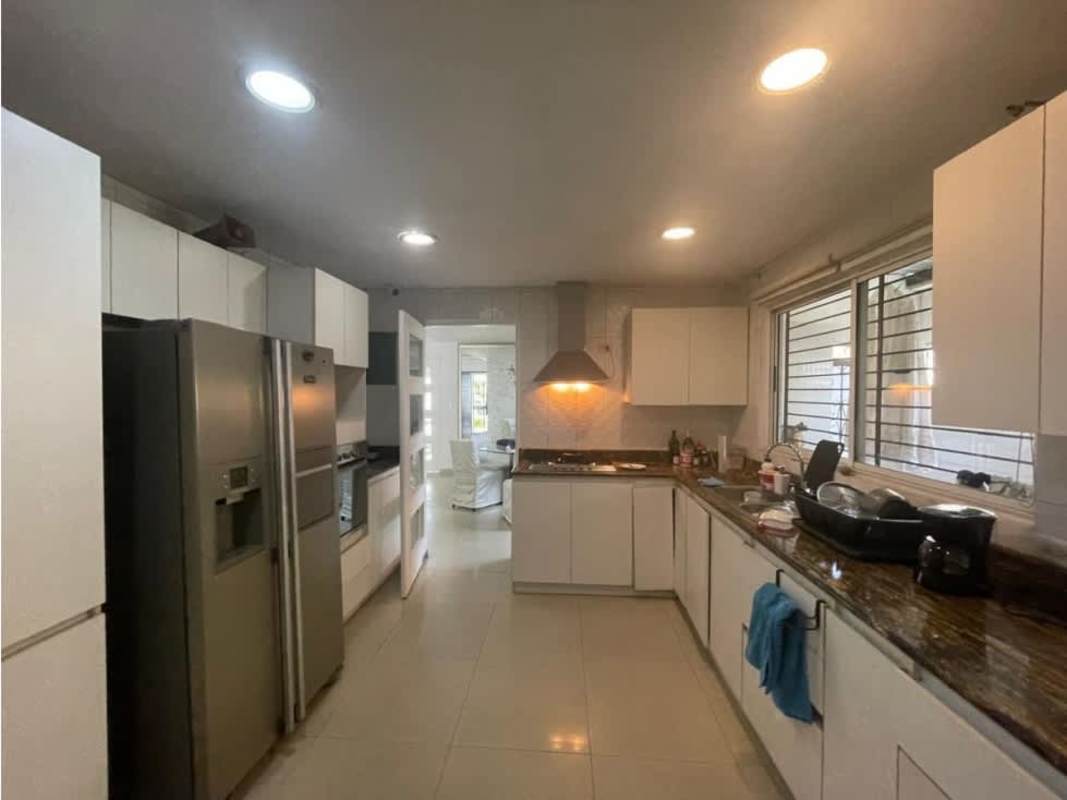 Bright bedroom featuring built-in closet in 3-bedroom house El Carmen Panama City for rent