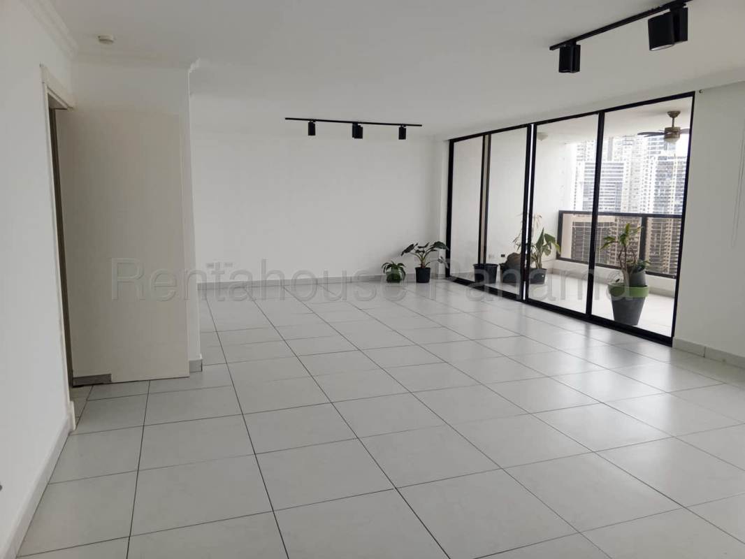 Spacious 3BR Apartment PH Torres del Pacifico Marbella