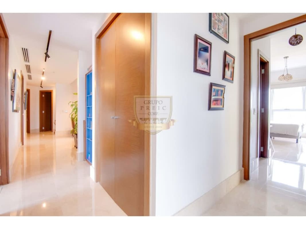 Master bedroom spacious window city and garden views PH Privilege The Reserve Santa María Panama