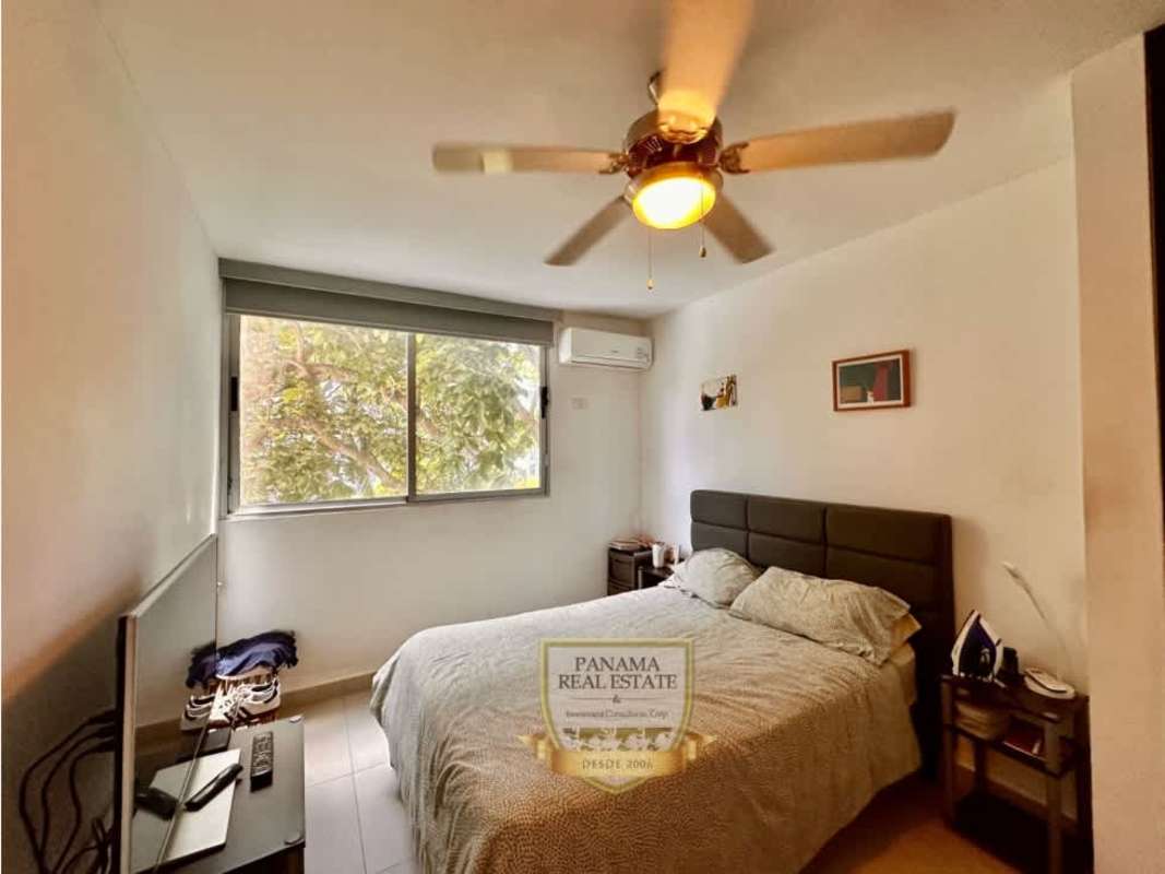 Bedroom with large window, split AC, wardrobe in PH Carrasquilla Park Panama