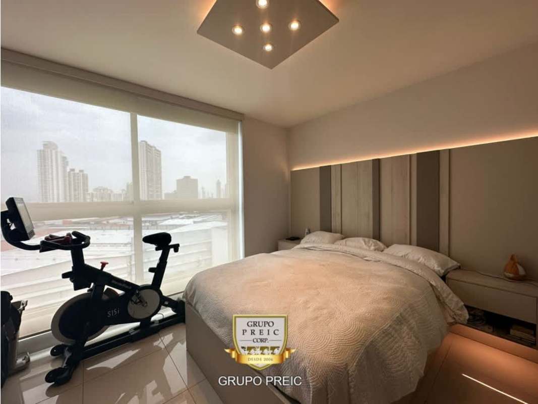 Rooftop infinity swimming pool with ocean views PH Bali Costa del Este Panama