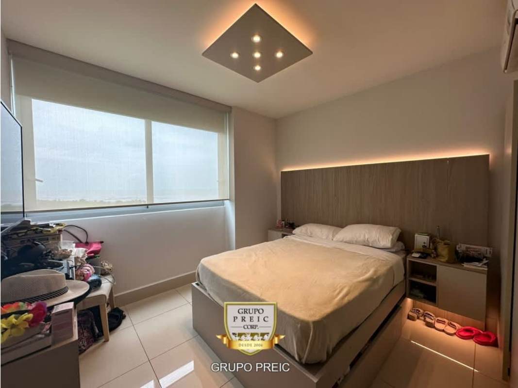 Double height lobby with luxury finishes concierge desk PH Bali Panama City