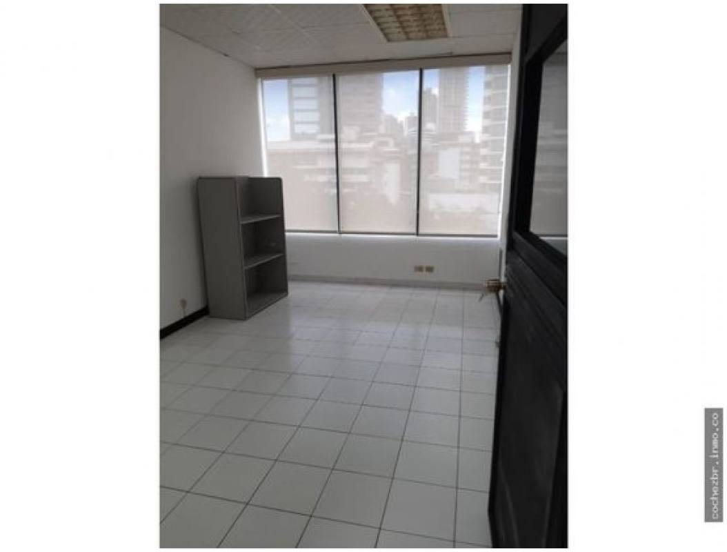 Corner private office space with ceramic floor, large windows, roller blinds PH Global Plaza Obarrio Panama