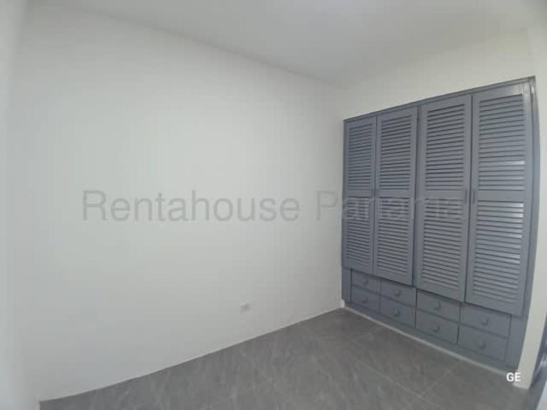 Enclosed office area inside commercial rental in San Francisco Panama