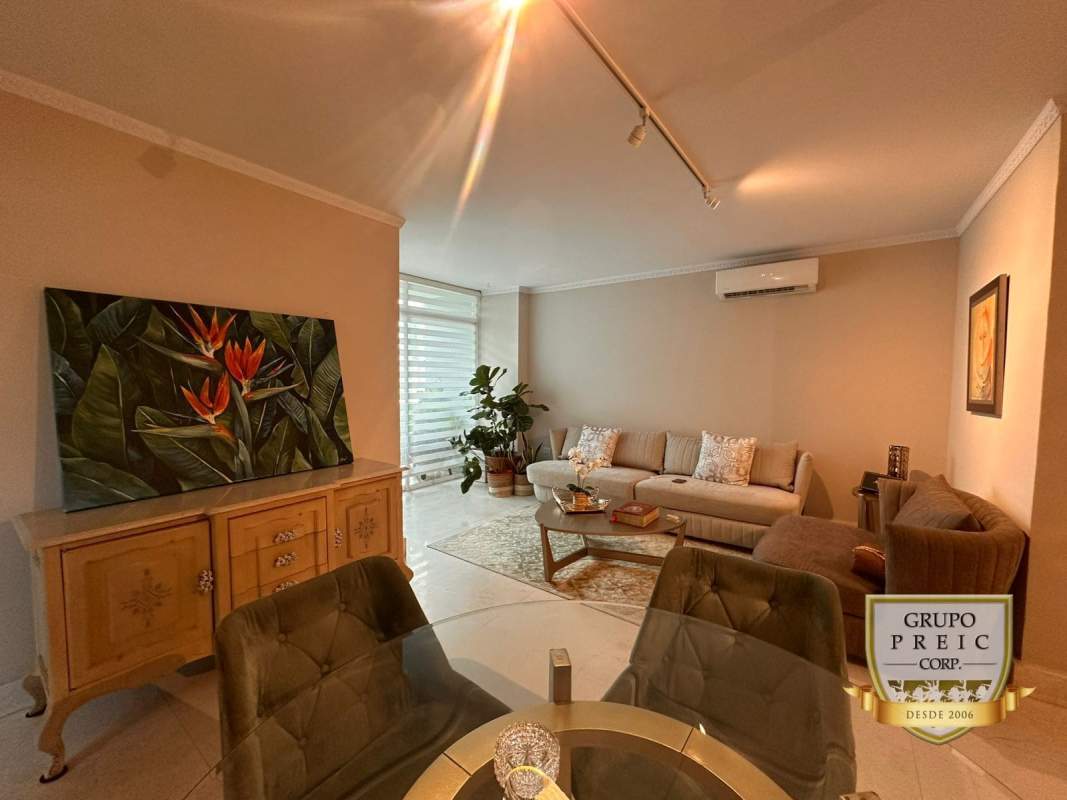 Fully equipped kitchen with appliances PH El Cangrejo Panama for rent