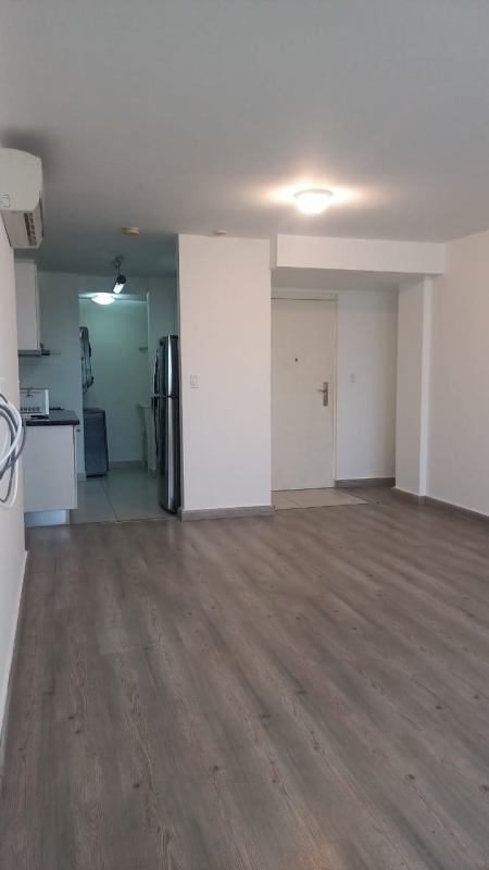 Master bedroom with built-in closet, AC and large window in PH San Francisco Bay Panama