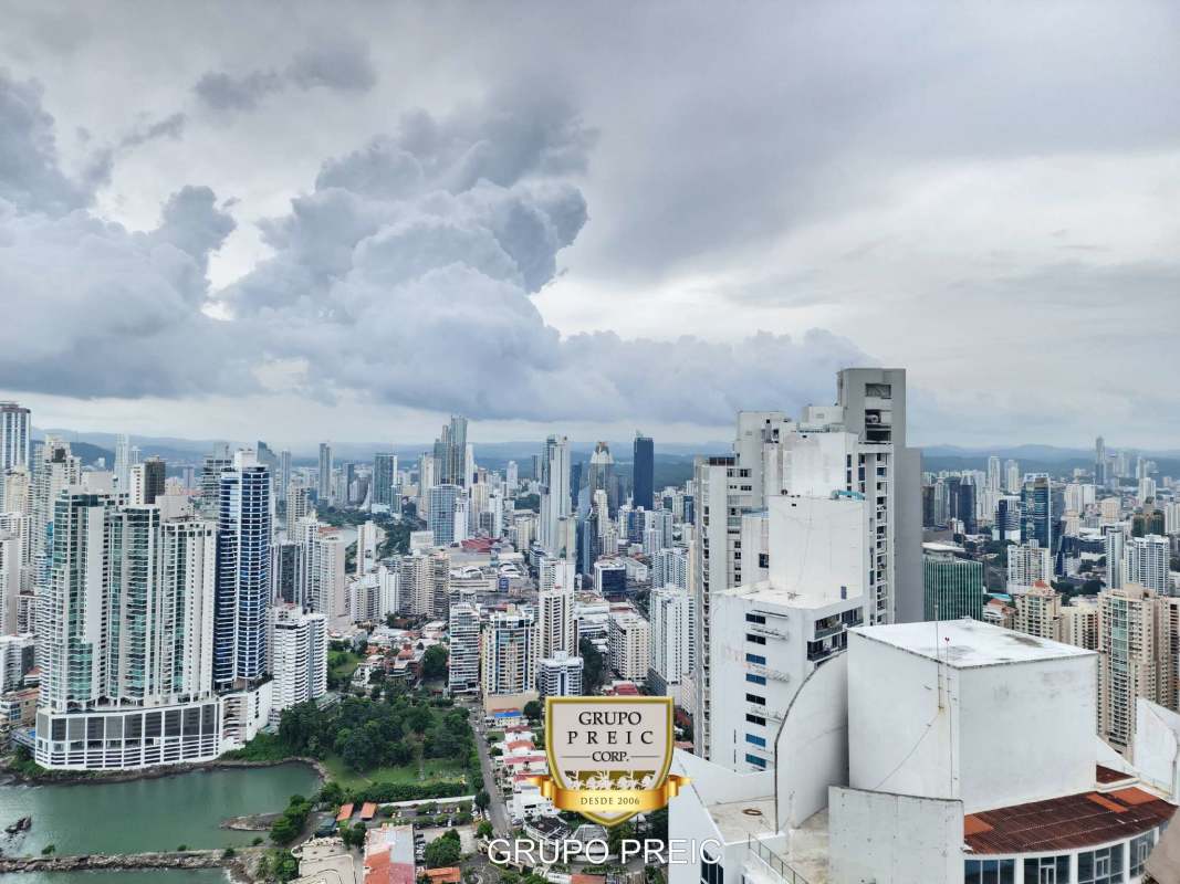 Infinity pool overlooking Pacific Ocean at JW Marriott Panama City