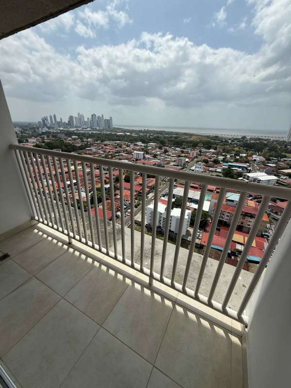 Private balcony with city skyline and ocean view in PH Vista Hermosa apartment for rent in Panama City