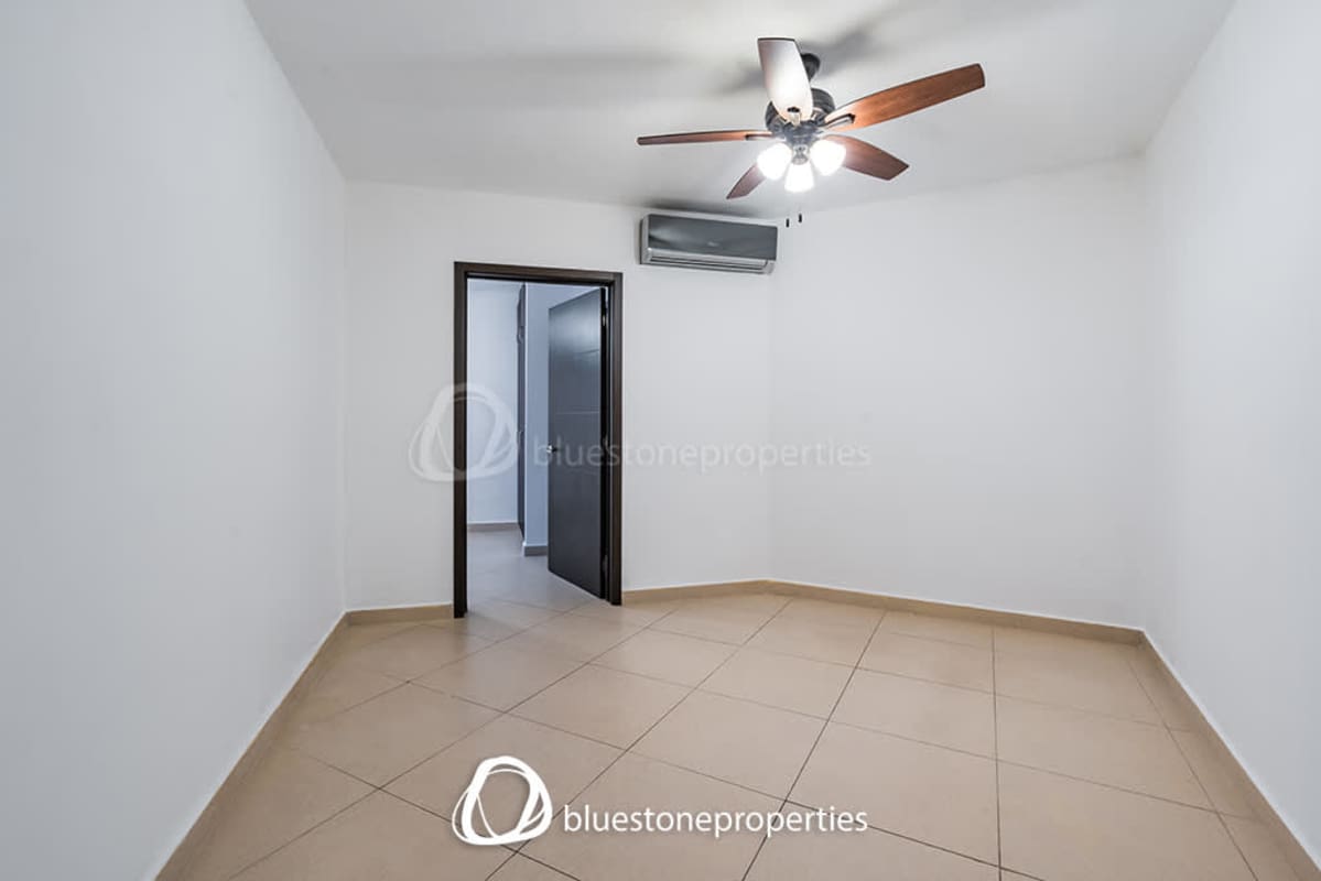 Bedroom with en-suite bathroom, closet PH Ocean View Costa del Este Panama City