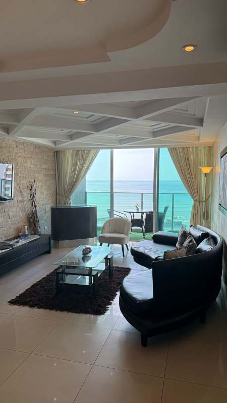 Fully equipped kitchen with appliances granite countertop PH Plaza Paitilla