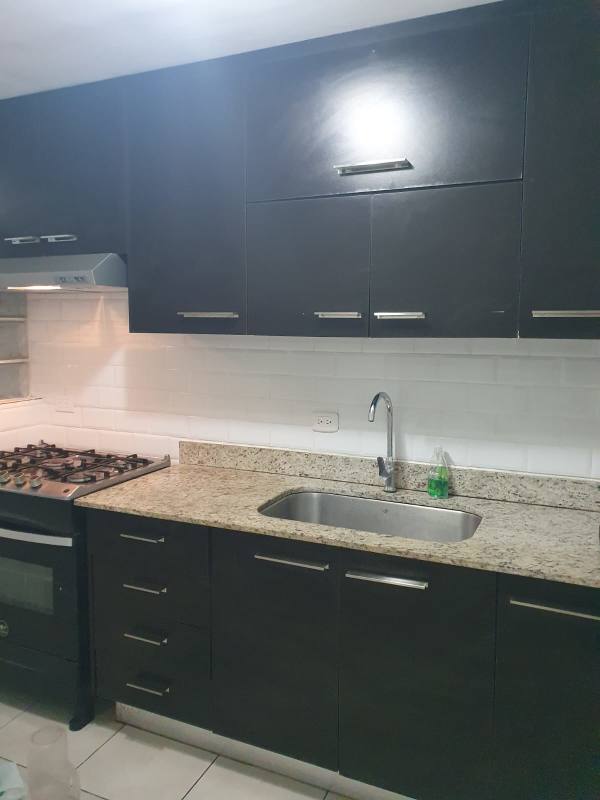 Bright second bedroom with large window PH San Francisco Bay apartment rental Panama City