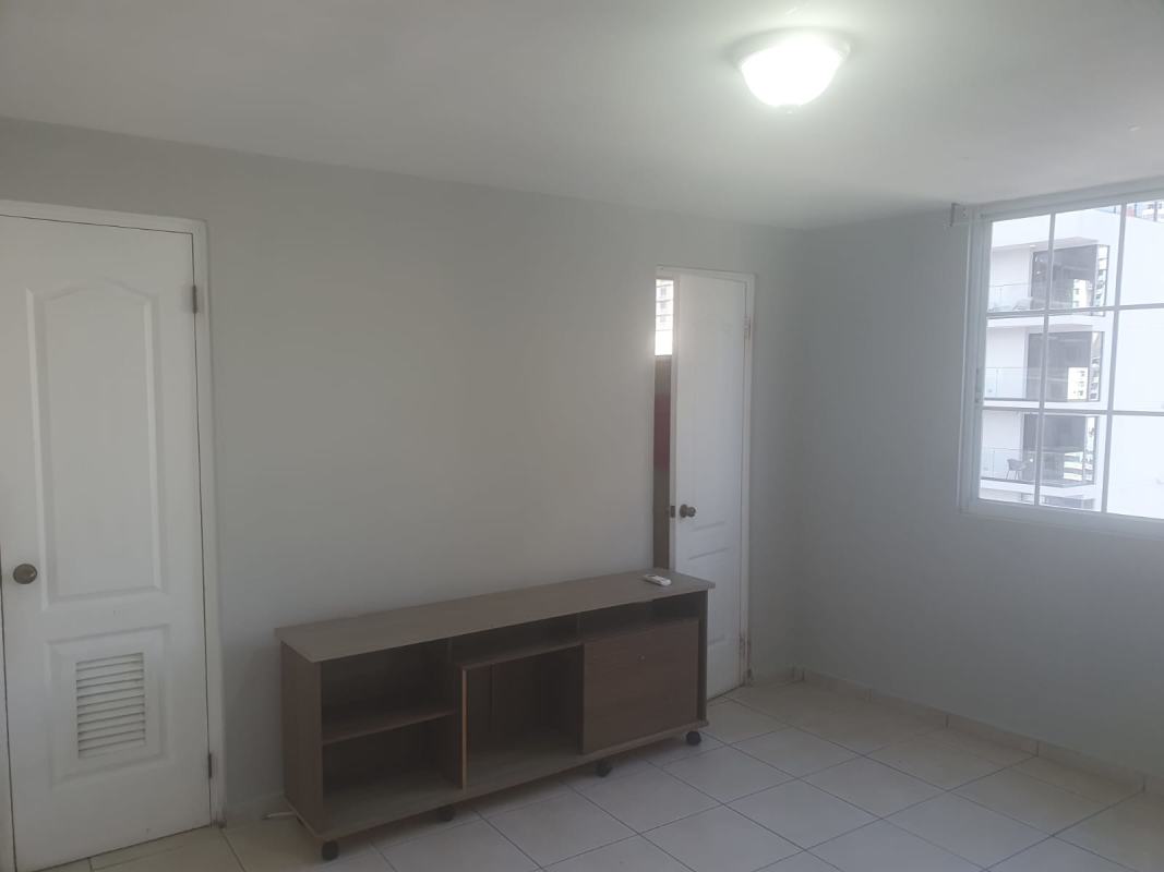 Contemporary bathroom glass-enclosed shower modern finishes PH San Francisco Bay Panama