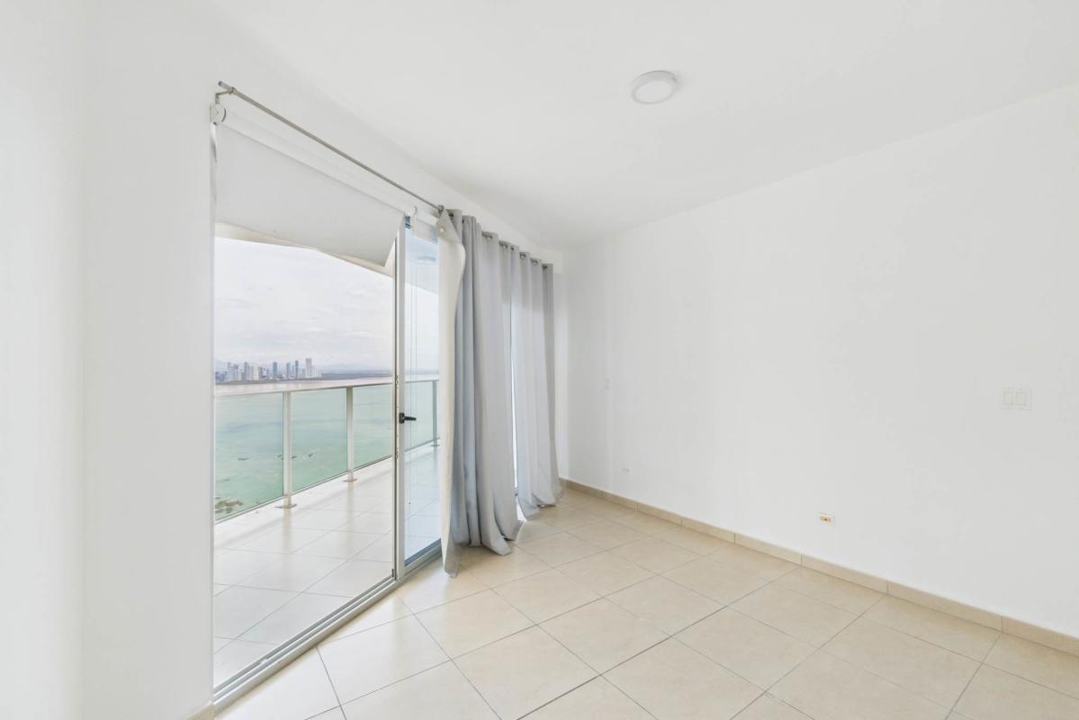 Luxury 3BR Oceanfront Condo in Punta Pacifica PH Oasis