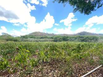 Undulating farmland with irrigation options and natural surroundings Capira Panama