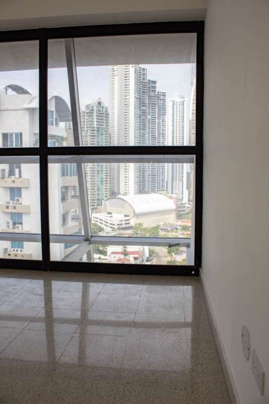 Penthouse bedroom with panoramic city skyline views in PH The Point Punta Paitilla Panama