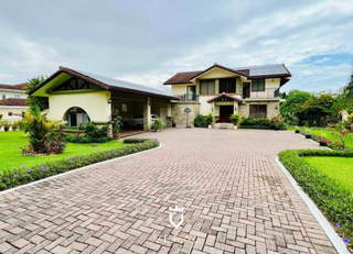 House for Sale in Clayton - 4 bedrooms