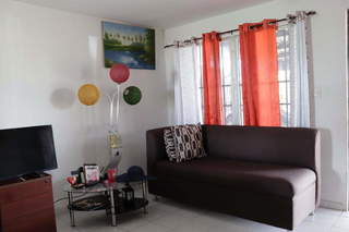 House for Sale in 24 de Diciembre - 3 bedrooms