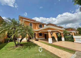 Single-Family Home for Sale in Ancón - 3 bedrooms