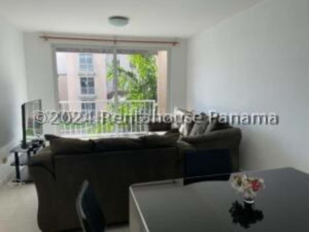 Outdoor resident pool with sun deck in PH Torres de Versalles Panama City