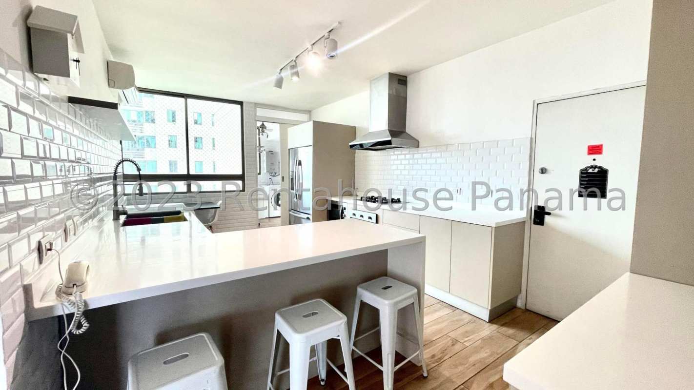 Luxury bathroom with double vanity and bathtub PH Ocean Club Punta Pacifica Panama