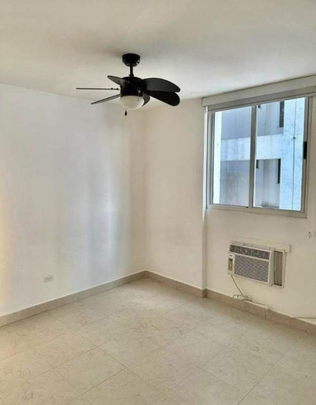 Bedroom with tile flooring, large windows, air conditioning, ceiling fan in PH Central Park Panama