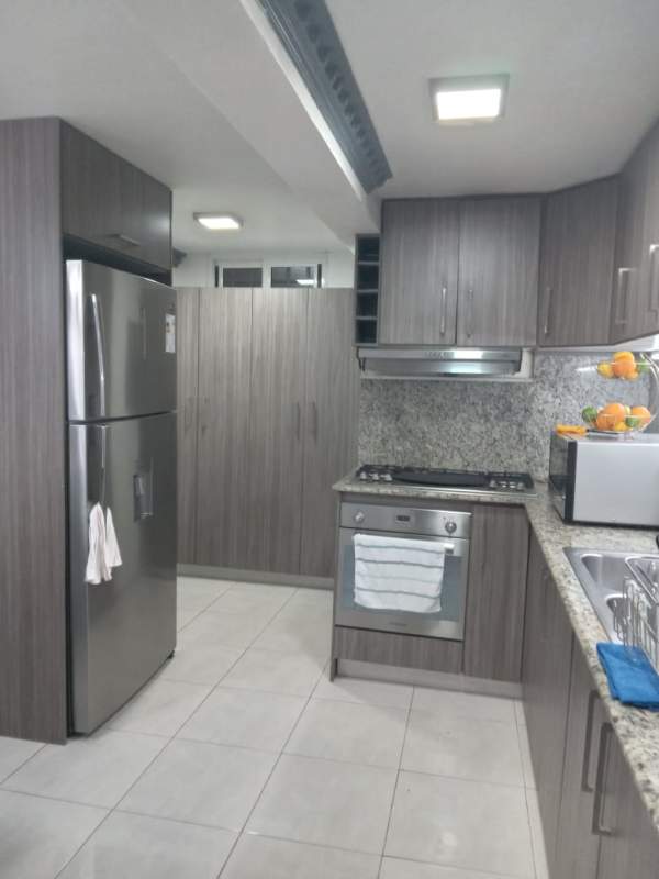 Dining room space with elegant finishes in rental house Altos de Panama