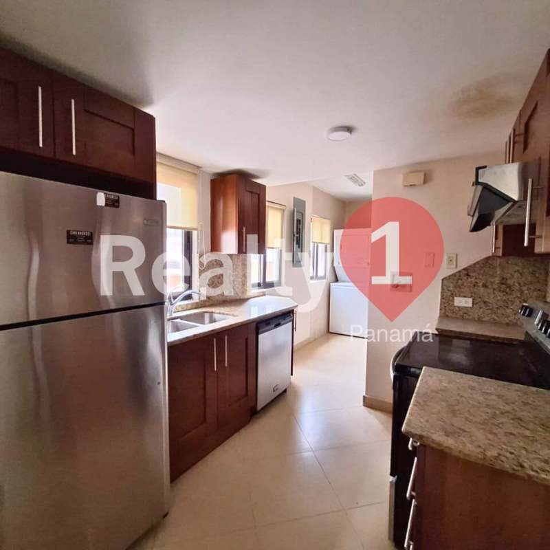 Resort-style swimming pool complex in Embassy Club Clayton Panama