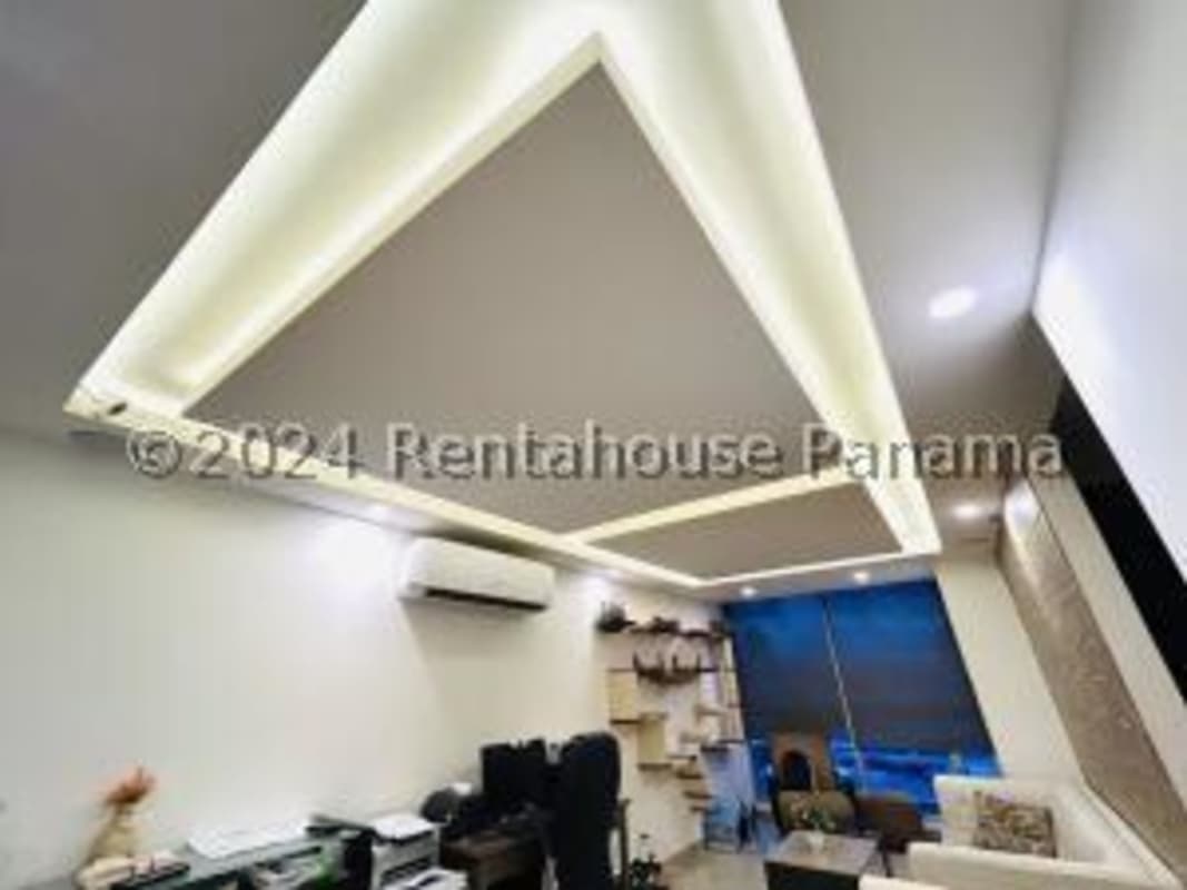 Bathroom with modern finishes and hydromassage shower PH Coral Tower Carrasquilla Panama