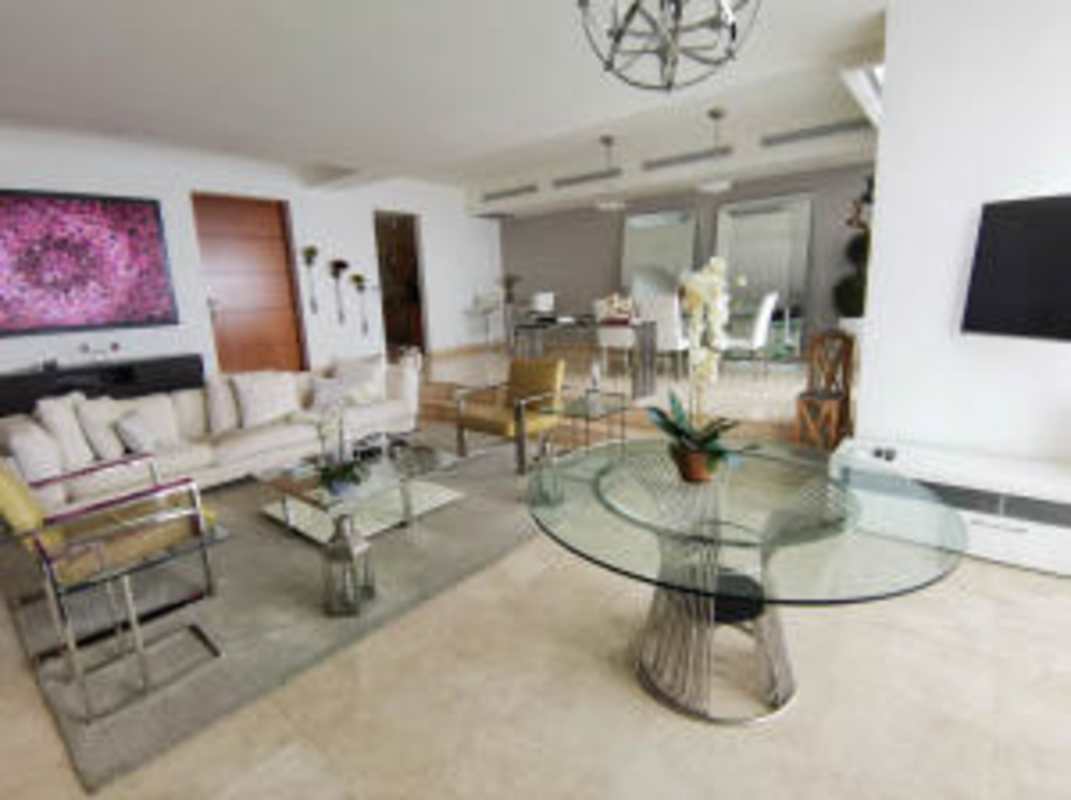 Expansive balcony with Pacific Ocean and Panama skyline views in PH Blue Bahia Punta Pacifica