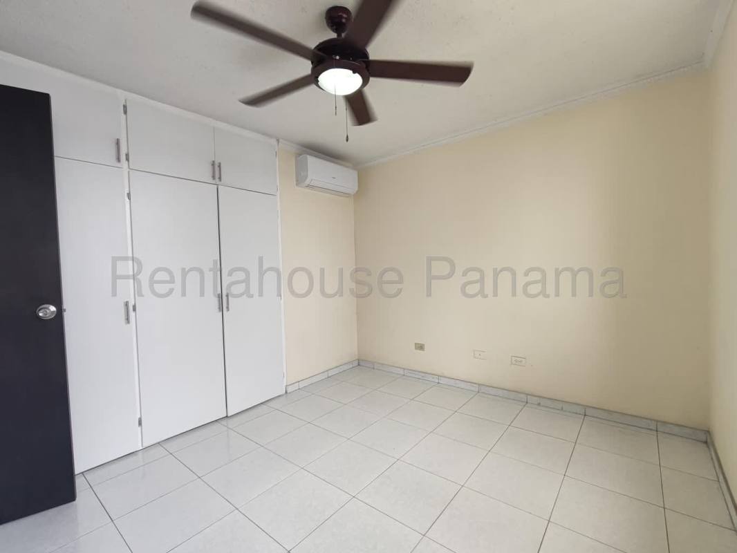 Outdoor swimming pool in residential building PH Terrace El Cangrejo for residents