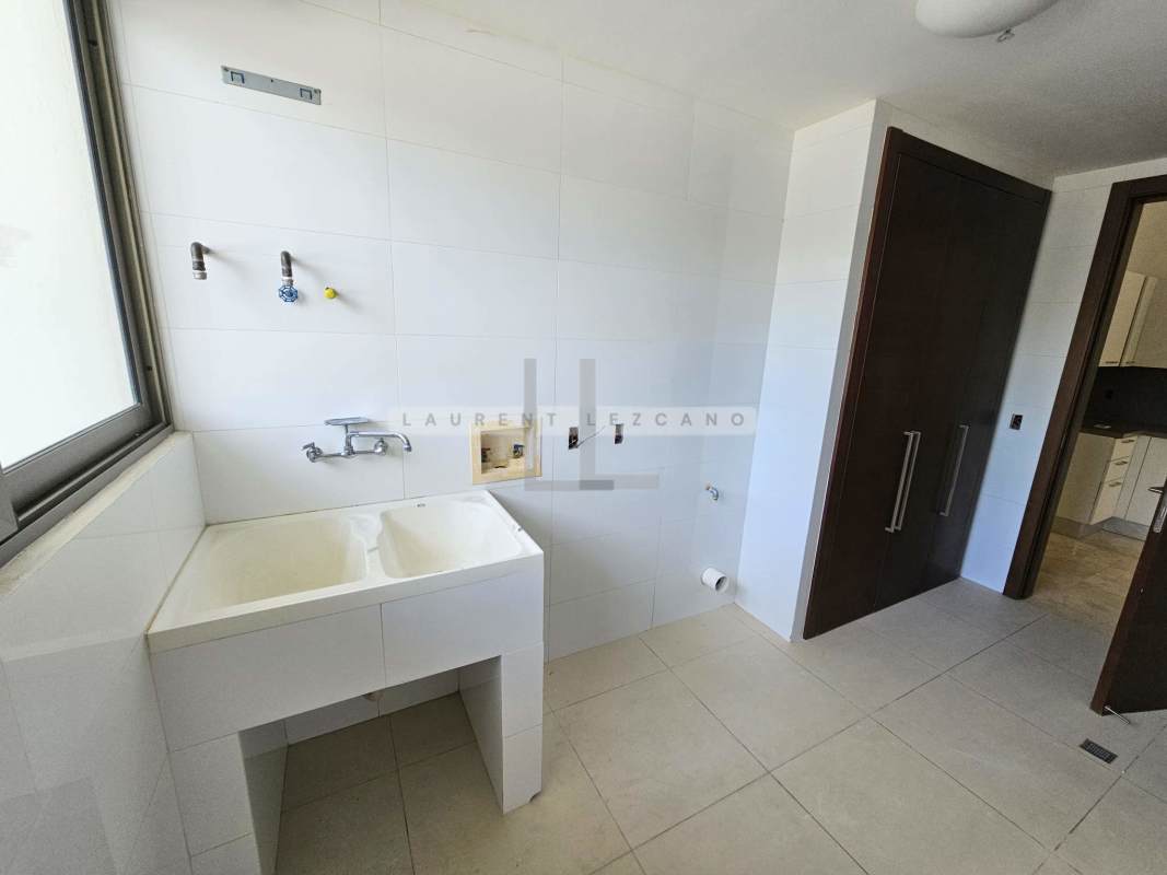 Large private terrace overlooking golf course and city skyline PH Greenview Panama