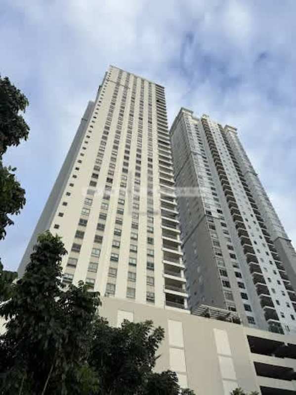 Elegant lobby with marble floors and garden views PH Greenview Santa Maria Panama